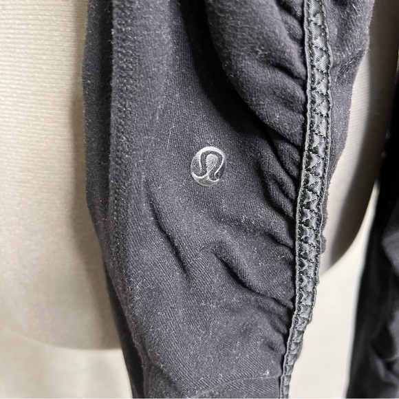 Lululemon black legging with dance skirt size 4 - Picture 4 of 6